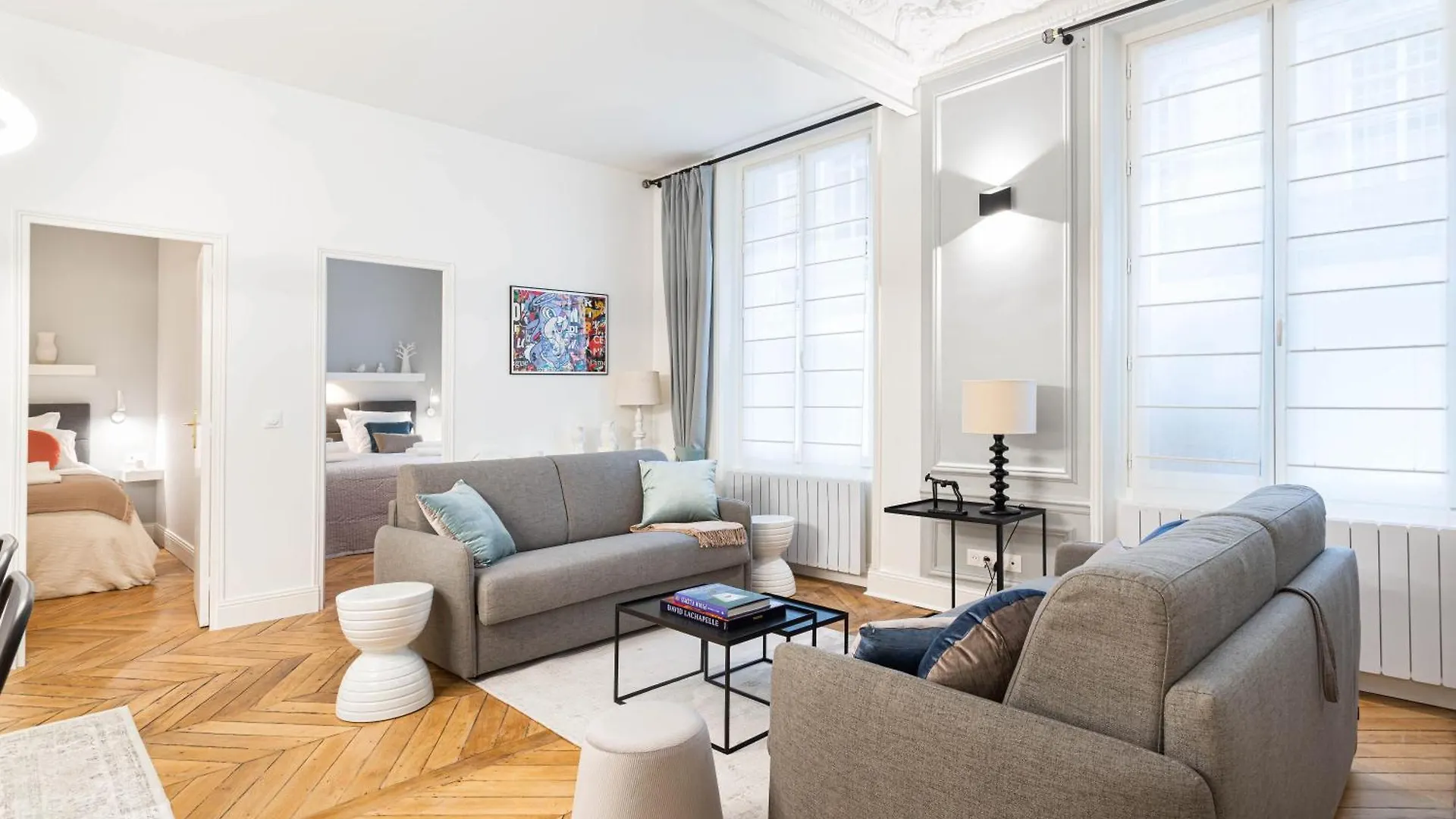 King Size Beds - Zen Monceau Apartment Paris France