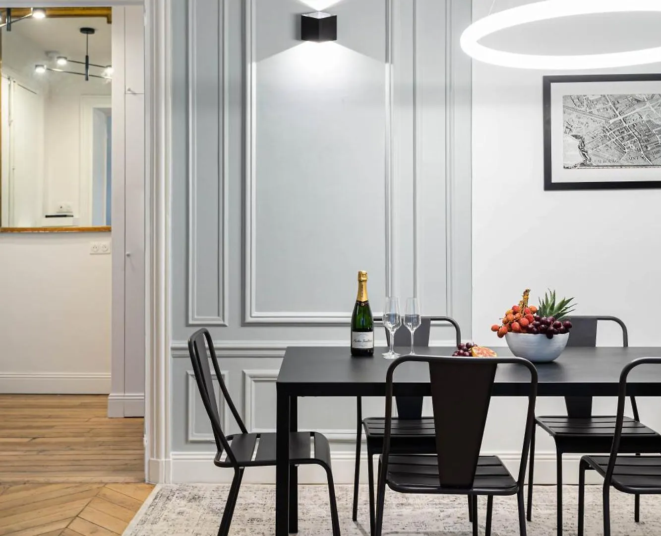 King Size Beds - Zen Monceau Apartment Paris