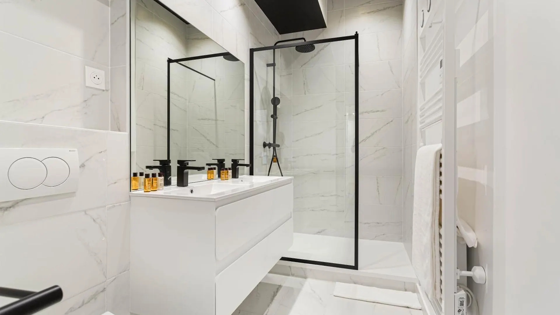 King Size Beds - Zen Monceau Apartment Paris 0*,