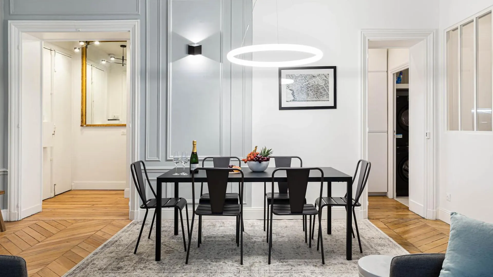 King Size Beds - Zen Monceau Apartment Paris